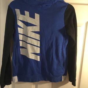 Boy’s Nike sweat shirt